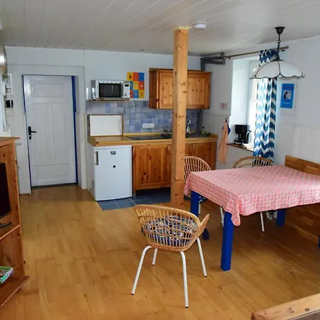 Stoertebecker In Gemuetlichem Doppelhaus In Ortsrandlage Holiday home